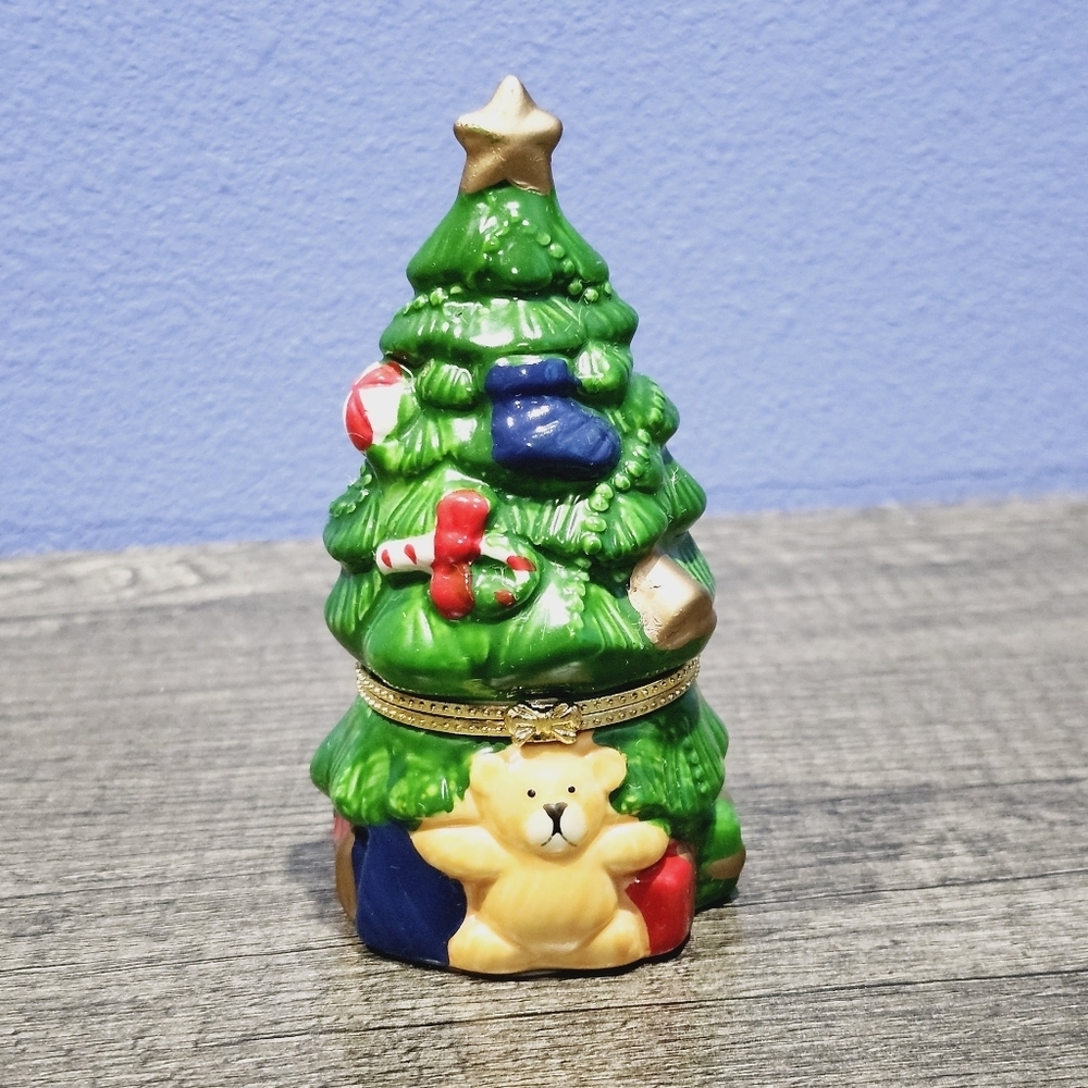 Greenbrier International Inc Porcelain Limoge Box Christmas tree Trinket Box